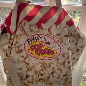 Like new Betsey Johnson popcorn XL tote weekender